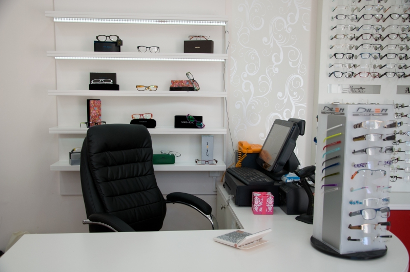 opticien-EZE-min_spectacle-office-furniture-room-interior-design-design-809392-pxhere.com